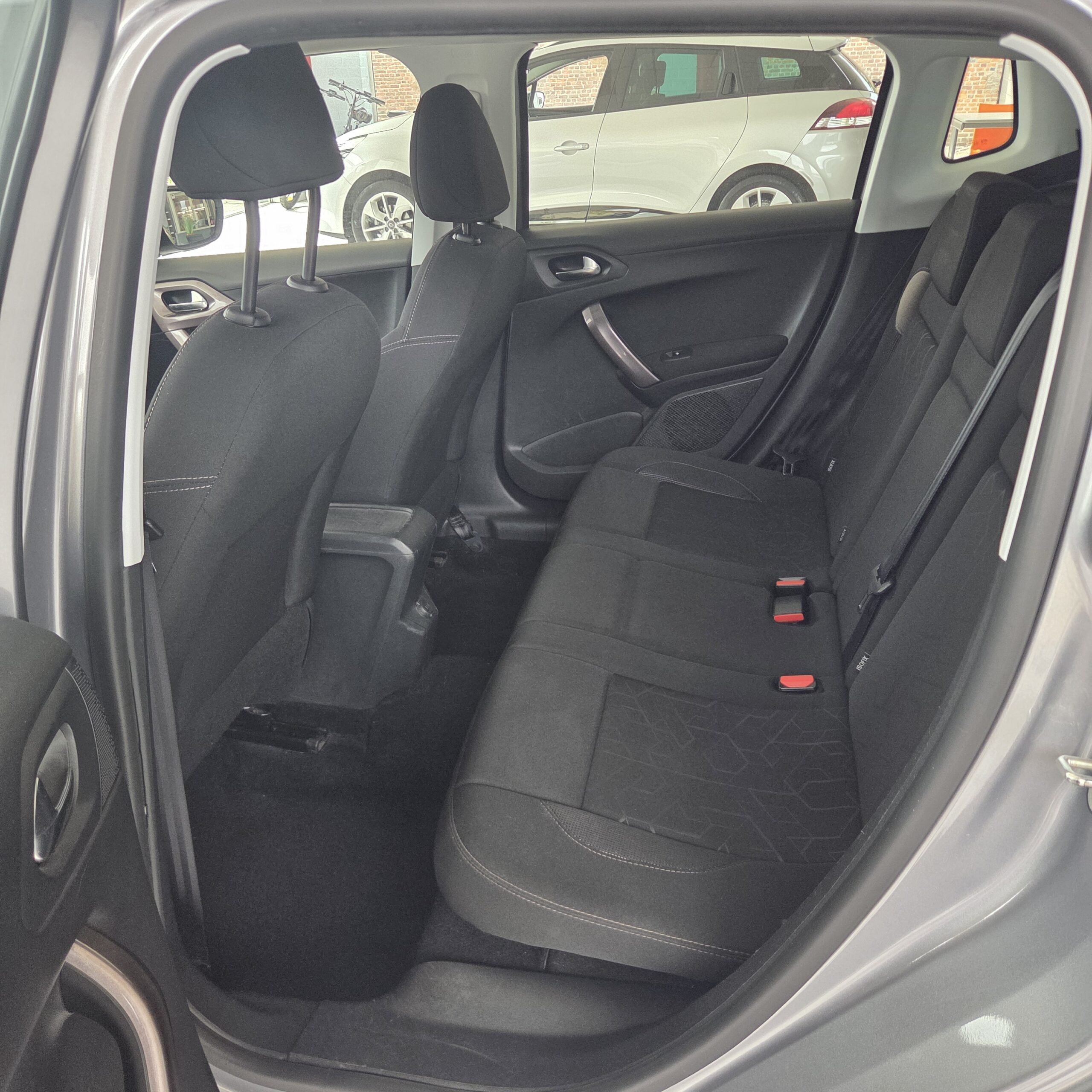 Peugeot 2008 Active 1.2 6